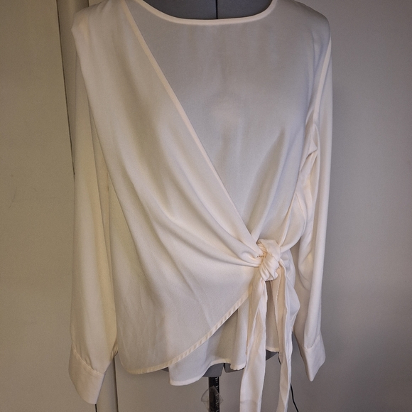 NWT Forever 21 Cream Wrap Blouse Size Large - Picture 2 of 5